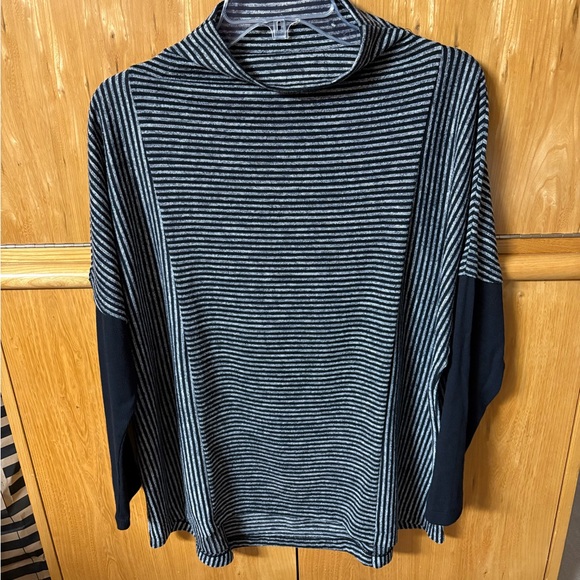 Jones New York Tops - Jones New York Black and Gray Striped Mock Turtle Top